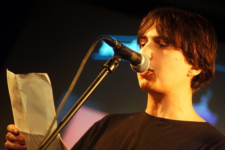 Im Gespräch mit … Poetry Slammer Elias Hirschl